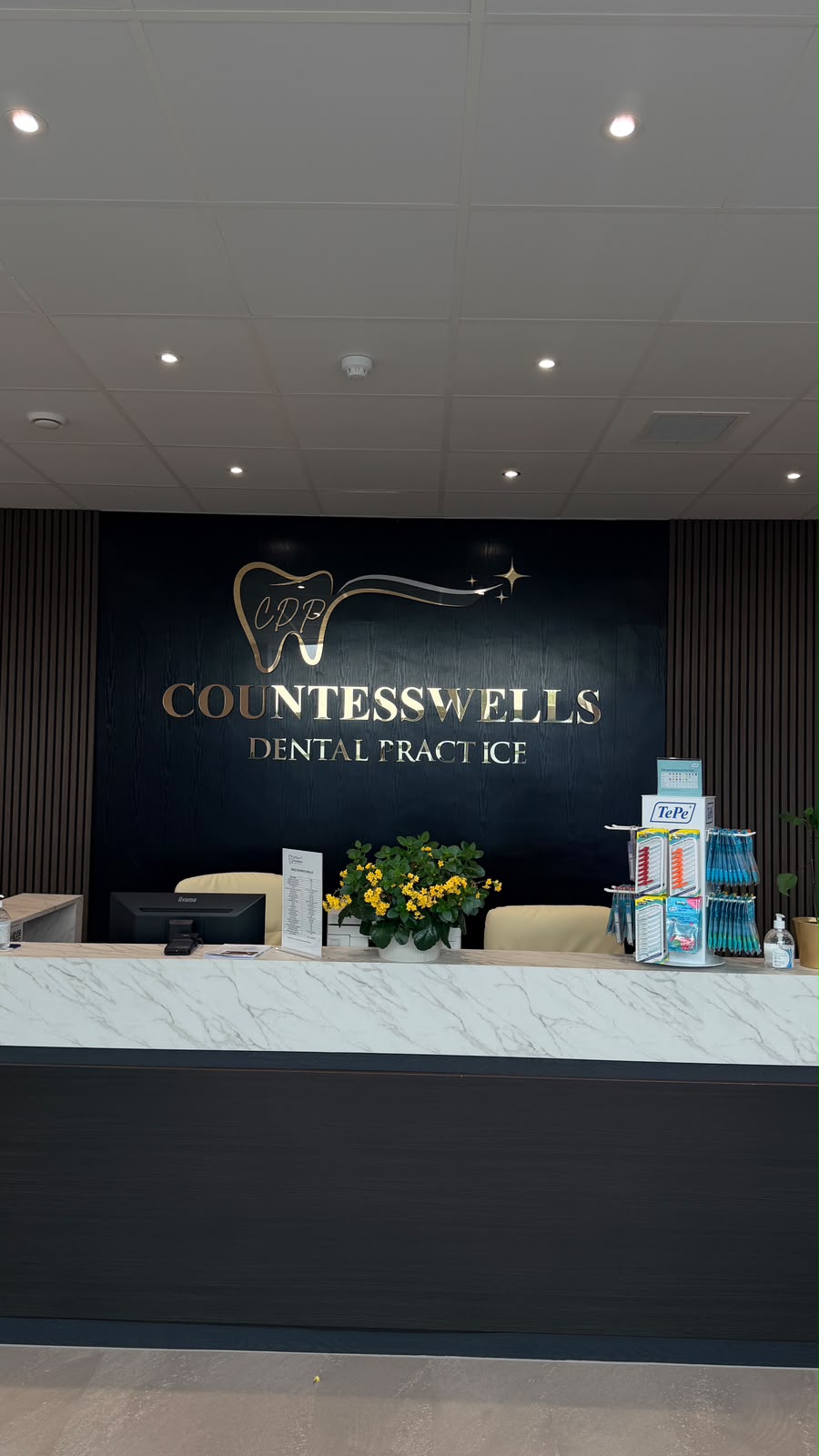 Digital Uplit Solutions specialise in illumnated signage. Light Boxes and illuminated letters and neon in all shapes and sizes.